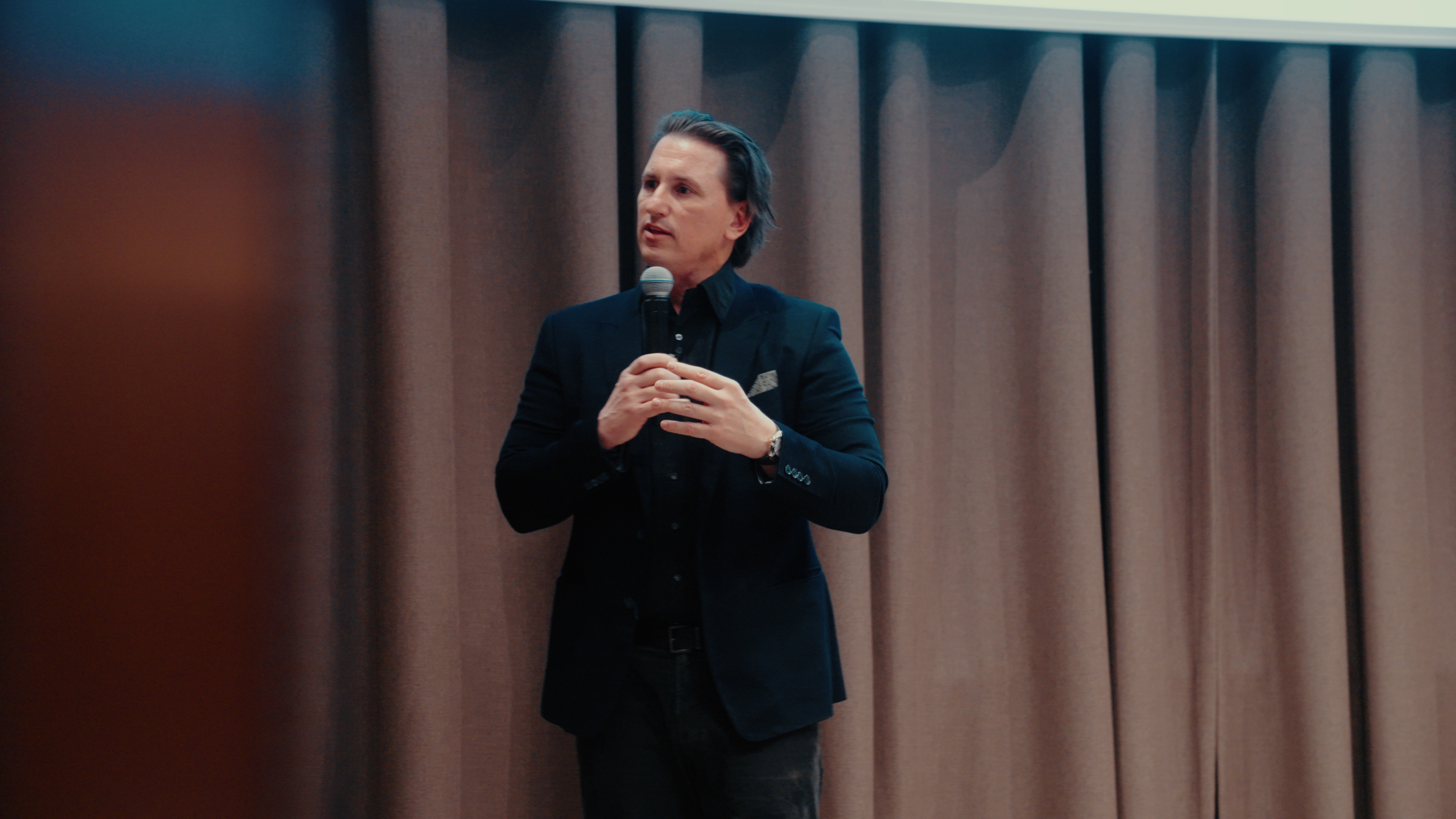 M&A Cafe 4K PICS.00 00 47 23.Still009